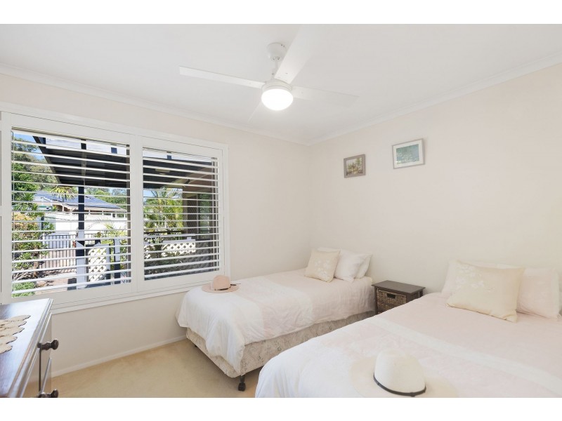 12 Greenslope Drive, Green Point NSW 2251
