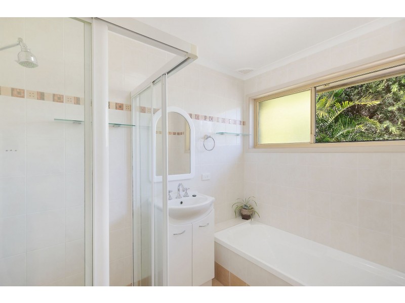 12 Greenslope Drive, Green Point NSW 2251