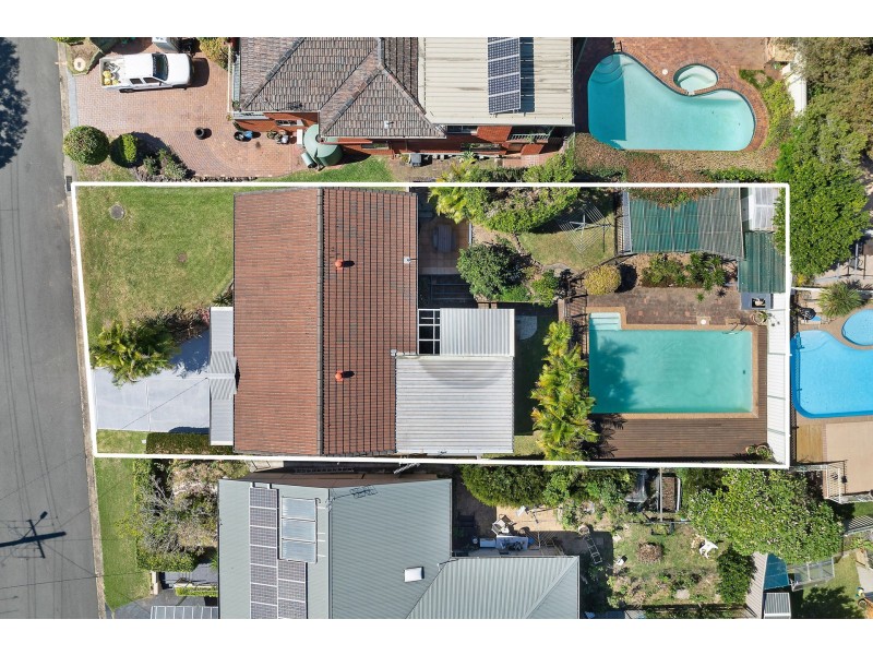 12 Greenslope Drive, Green Point NSW 2251