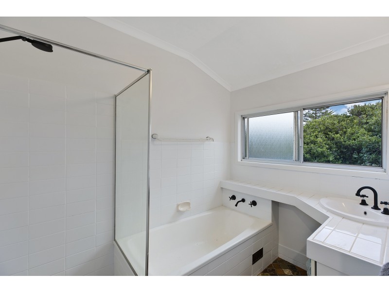 35 View Street, North Avoca NSW 2260