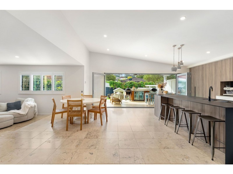 27 Raymond Terrace, Terrigal NSW 2260