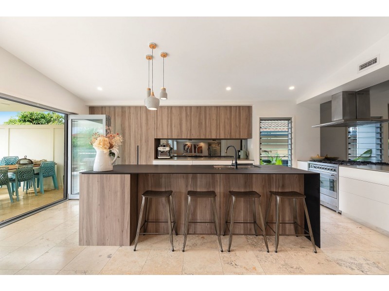 27 Raymond Terrace, Terrigal NSW 2260