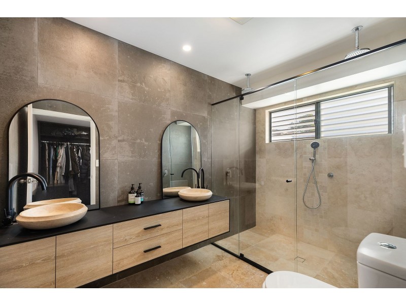 27 Raymond Terrace, Terrigal NSW 2260