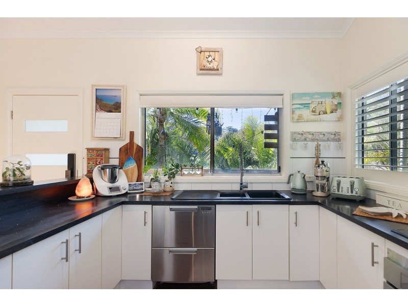 14 Harcourt Place, North Avoca NSW 2260