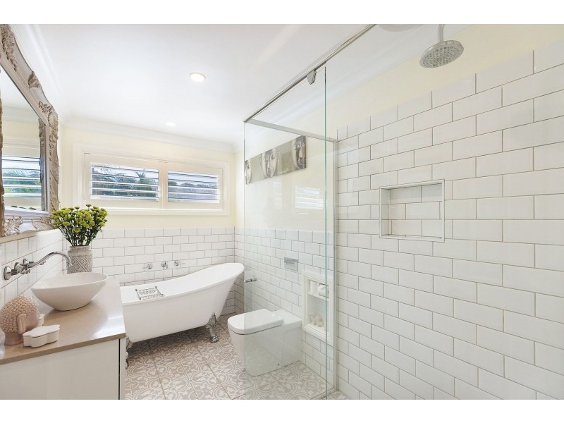 14 Harcourt Place, North Avoca NSW 2260
