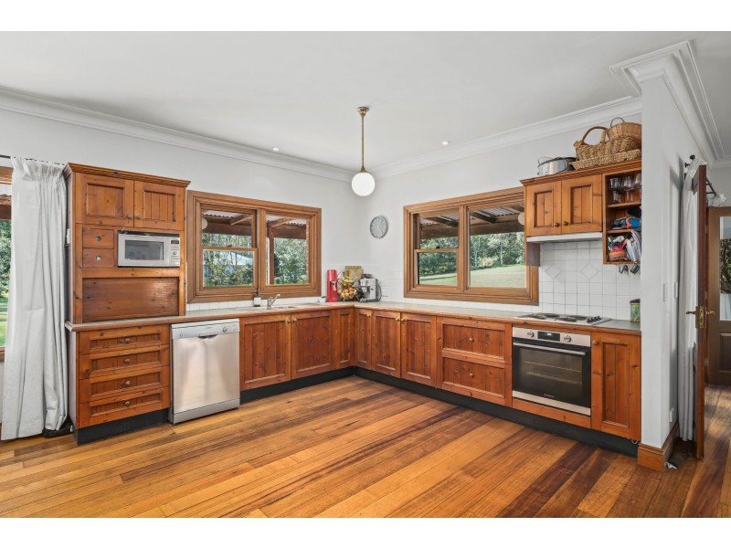 6 Wambina Road, Matcham NSW 2250