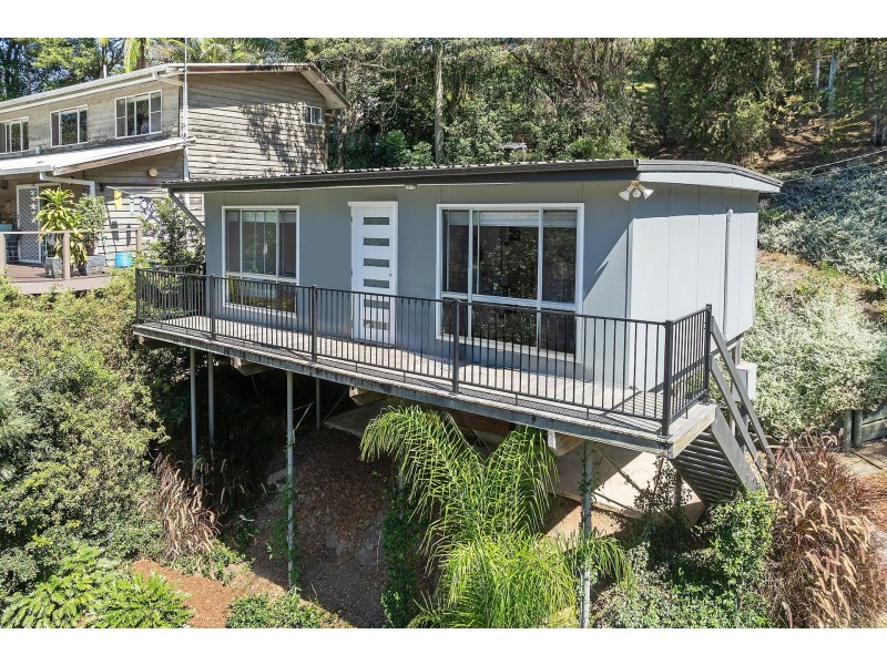 15 Harcourt Place, North Avoca NSW 2260