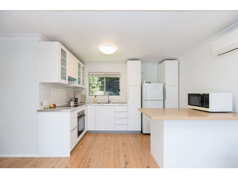 15 Harcourt Place, North Avoca NSW 2260