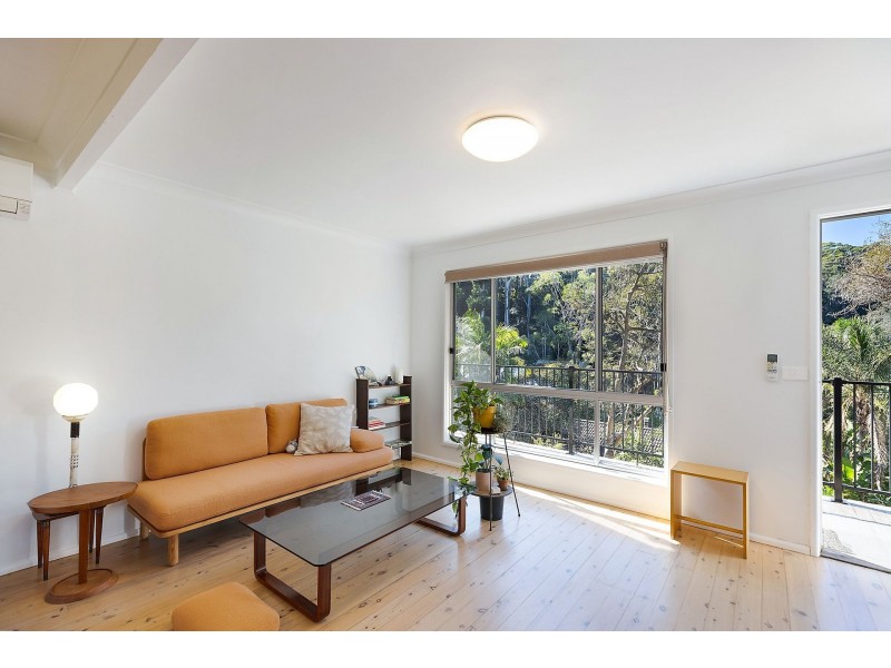 15 Harcourt Place, North Avoca NSW 2260