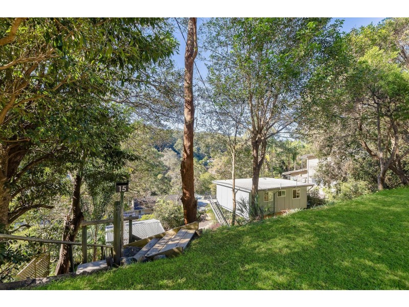 15 Harcourt Place, North Avoca NSW 2260