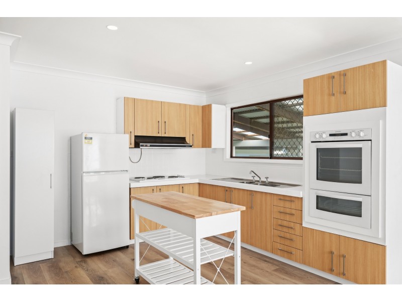 82 Lowanna Avenue, Forresters Beach NSW 2260