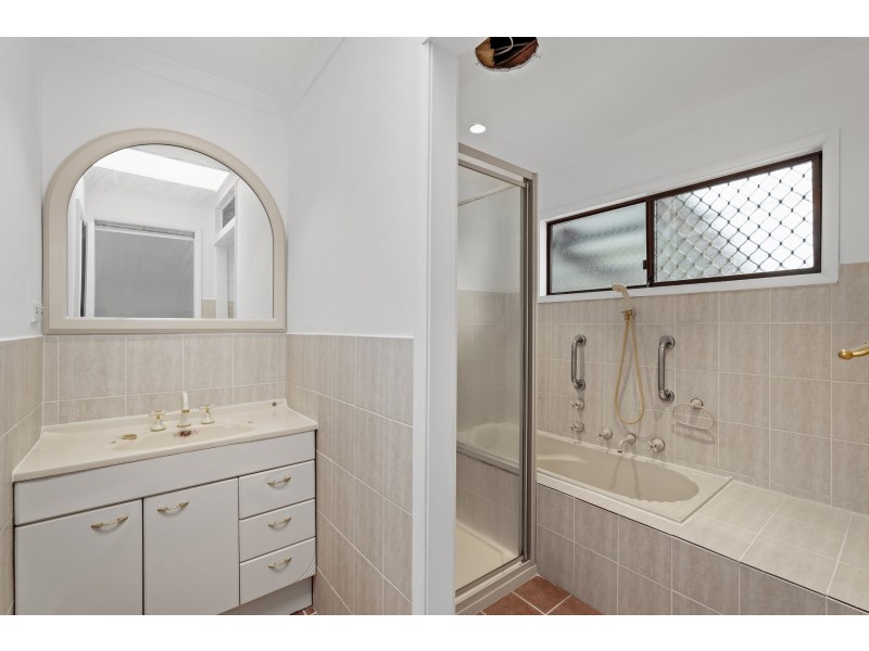 82 Lowanna Avenue, Forresters Beach NSW 2260