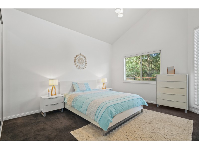 71 Lake Shore Drive, North Avoca NSW 2260