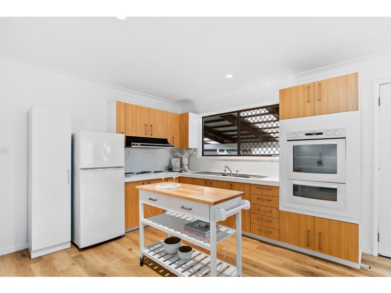 82 Lowanna Avenue, Forresters Beach NSW 2260