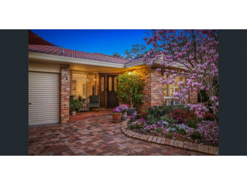 4 Newman Close, Green Point NSW 2251