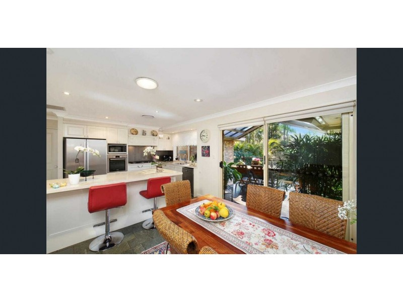 4 Newman Close, Green Point NSW 2251