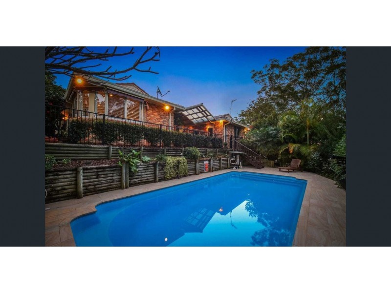 4 Newman Close, Green Point NSW 2251