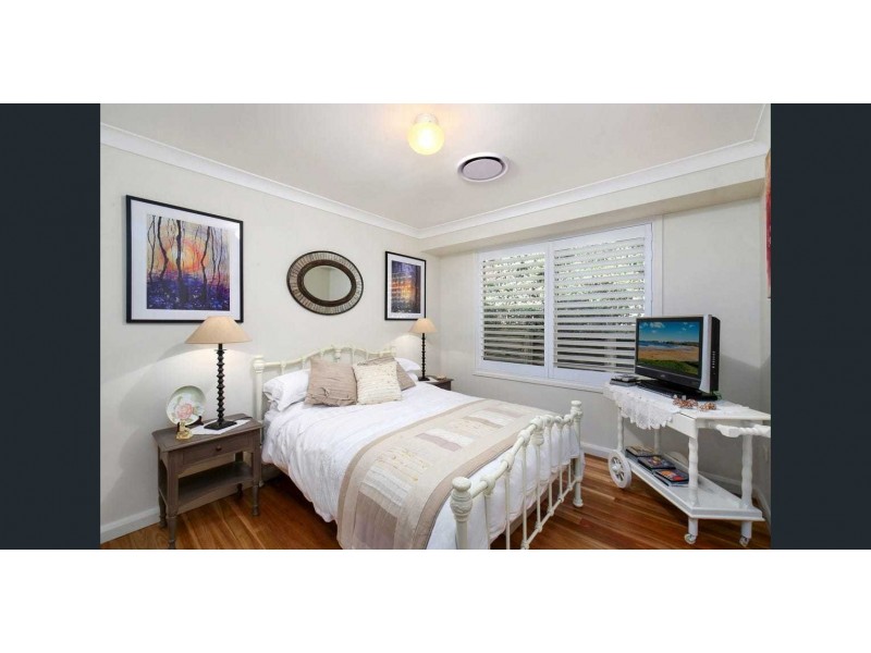 4 Newman Close, Green Point NSW 2251