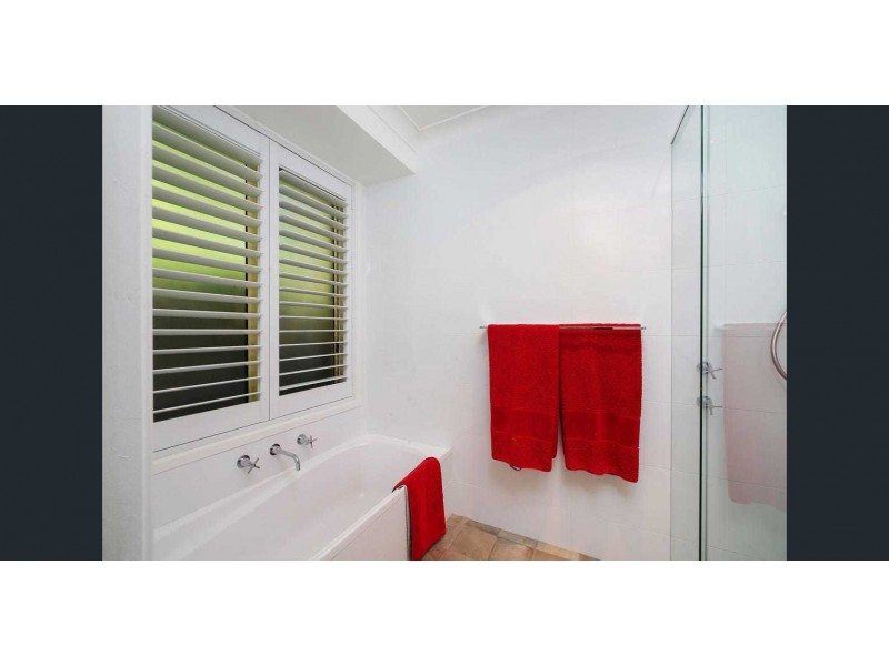 4 Newman Close, Green Point NSW 2251