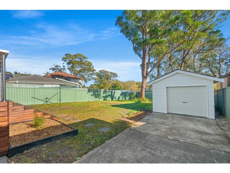 28 Poplars Avenue, Bateau Bay NSW 2261