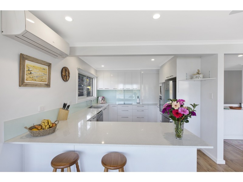 98 Blue Bell Drive, Wamberal NSW 2260