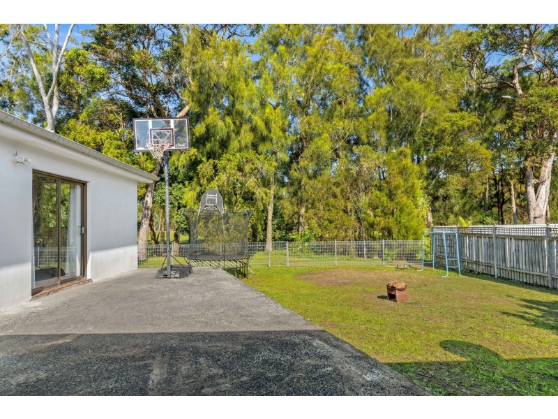 22 Windsor Road, Wamberal NSW 2260