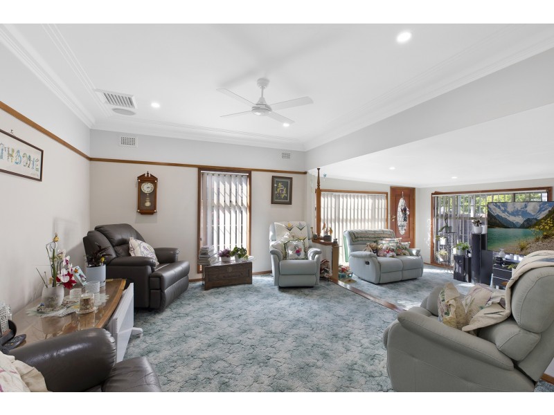 500 Pacific Highway, Wyoming NSW 2250