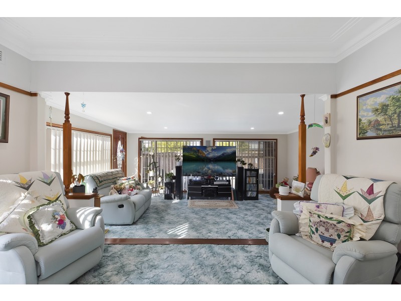 500 Pacific Highway, Wyoming NSW 2250