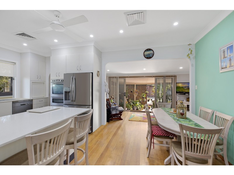 500 Pacific Highway, Wyoming NSW 2250