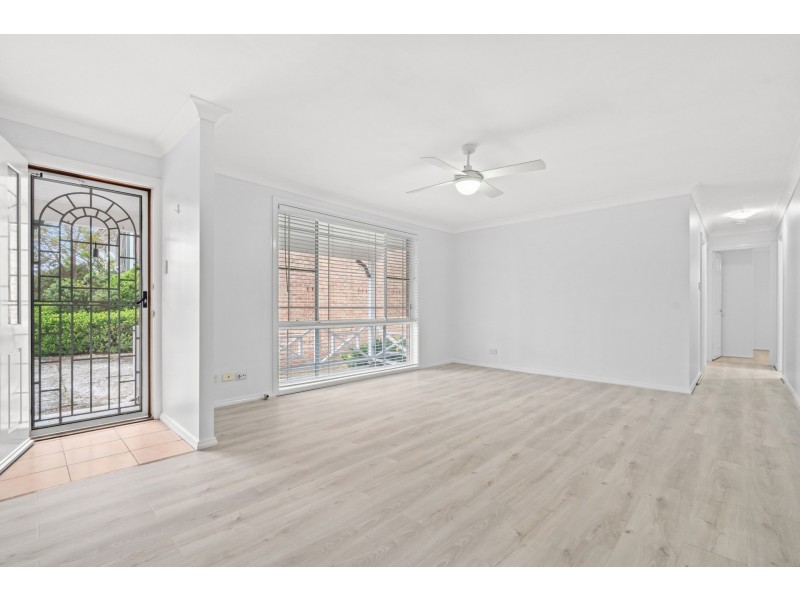 2/33 Charles Kay Drive, Terrigal NSW 2260