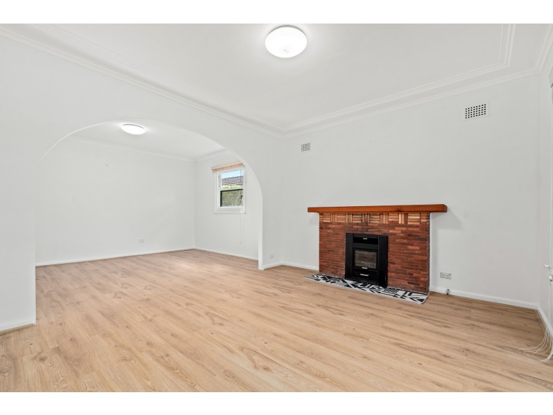 56 Albany Street, Point Frederick NSW 2250