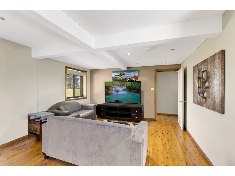 1 Yumbool Close, Forresters Beach NSW 2260