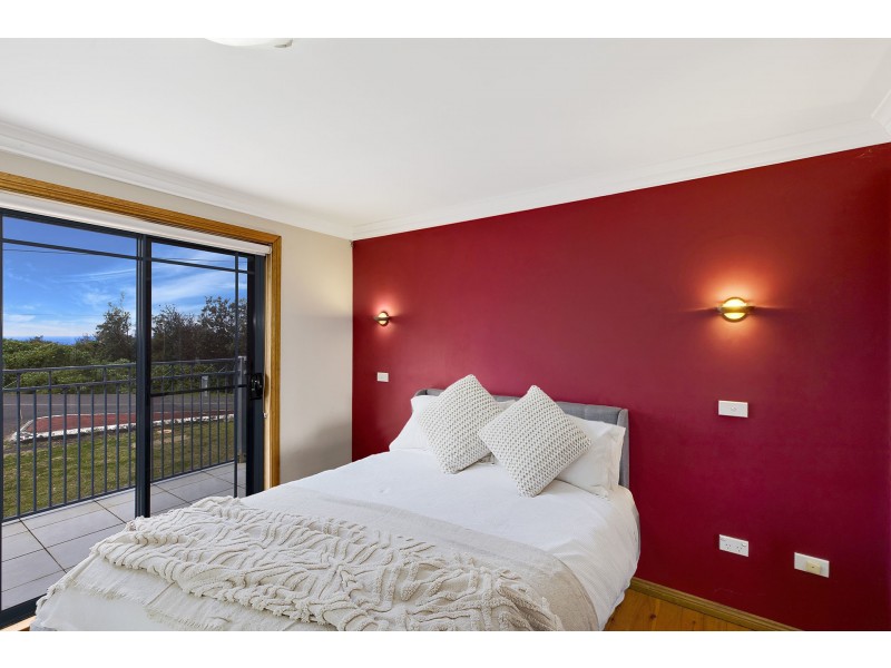 1 Yumbool Close, Forresters Beach NSW 2260