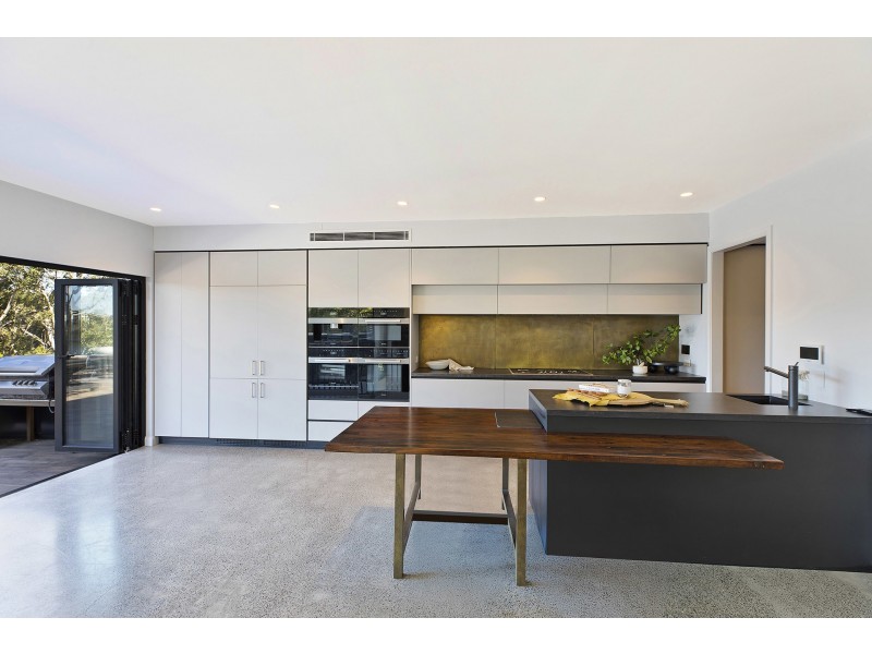 1/245 The Round Drive, Avoca Beach NSW 2251