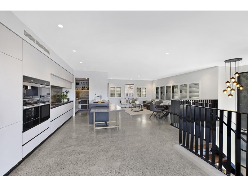 1/245 The Round Drive, Avoca Beach NSW 2251