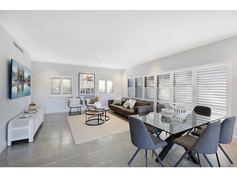 1/245 The Round Drive, Avoca Beach NSW 2251