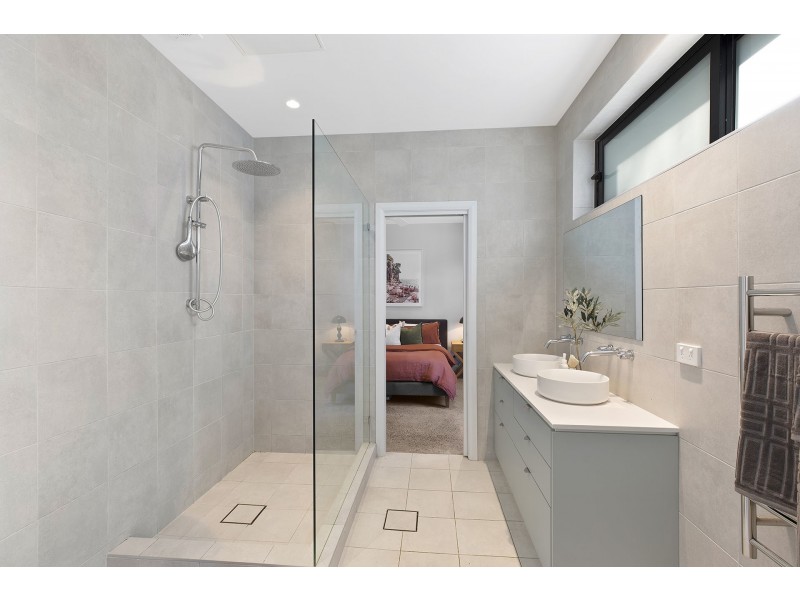 1/245 The Round Drive, Avoca Beach NSW 2251