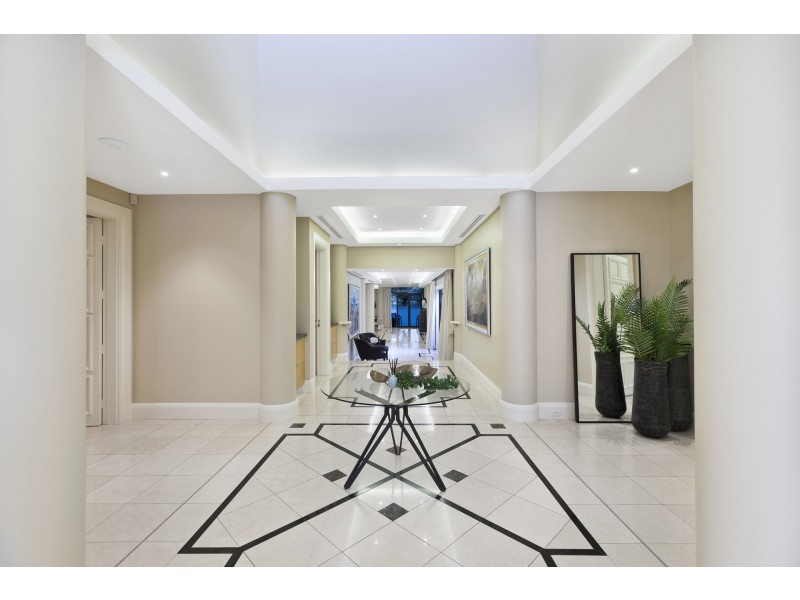 32 Albany Street, Point Frederick NSW 2250