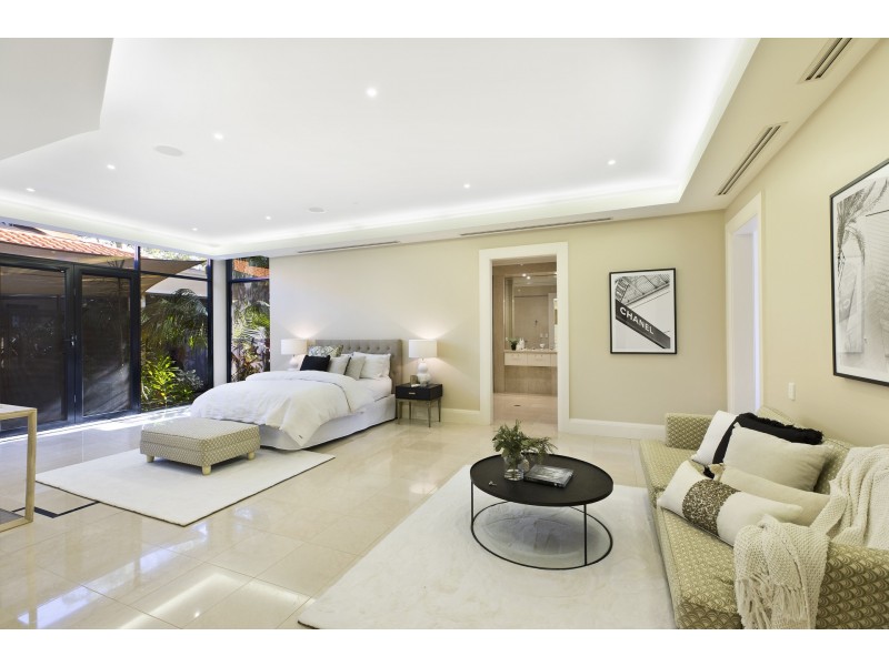 32 Albany Street, Point Frederick NSW 2250