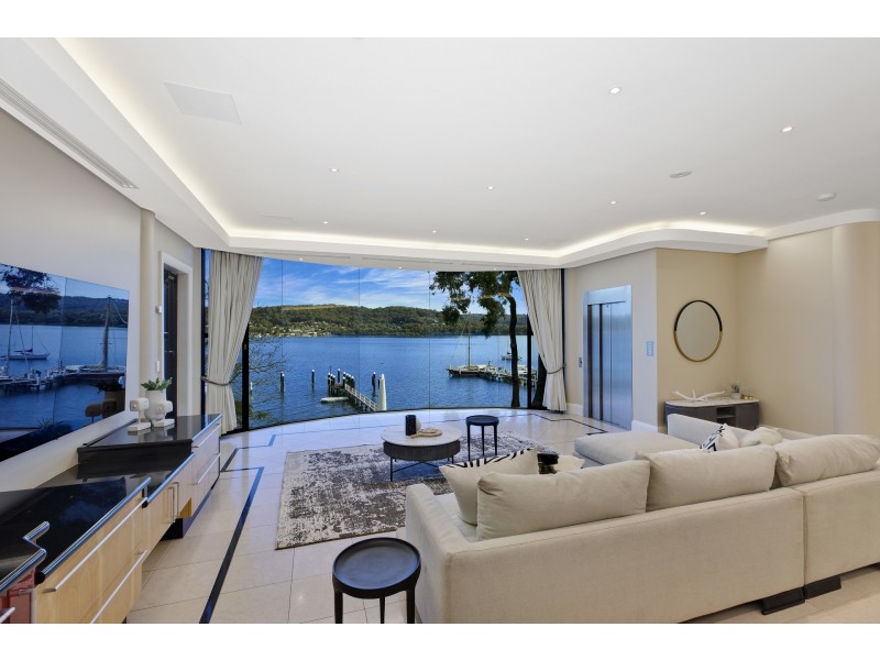 32 Albany Street, Point Frederick NSW 2250