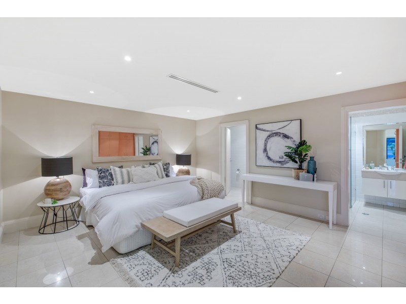 32 Albany Street, Point Frederick NSW 2250