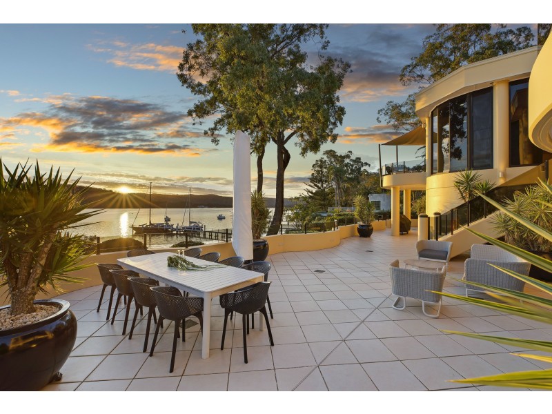 32 Albany Street, Point Frederick NSW 2250