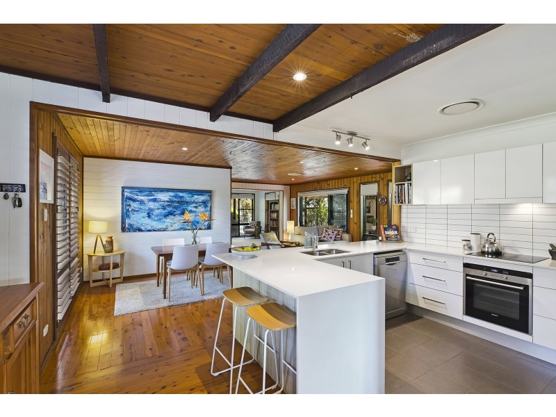 14 Windsor Road, Wamberal NSW 2260