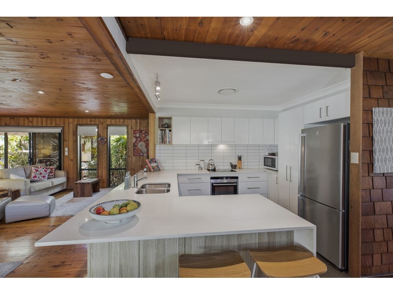 14 Windsor Road, Wamberal NSW 2260