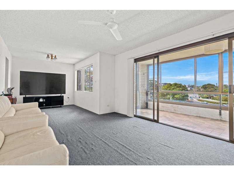 4/2 Broadview Avenue, Gosford NSW 2250