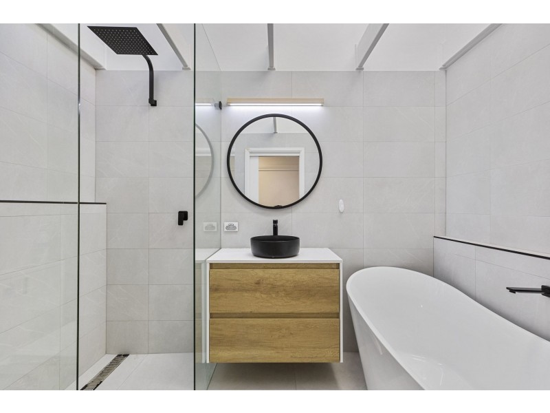 1/2 Anniversary Avenue, Terrigal NSW 2260