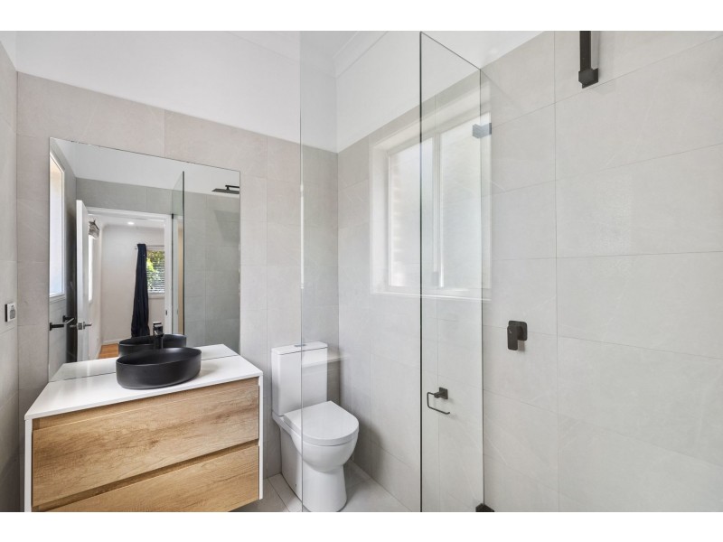 1/2 Anniversary Avenue, Terrigal NSW 2260