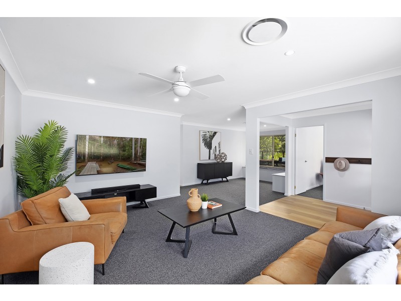 1 Oak Road, Matcham NSW 2250