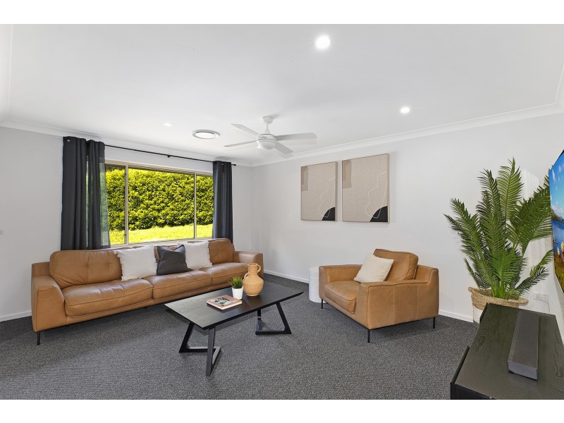 1 Oak Road, Matcham NSW 2250