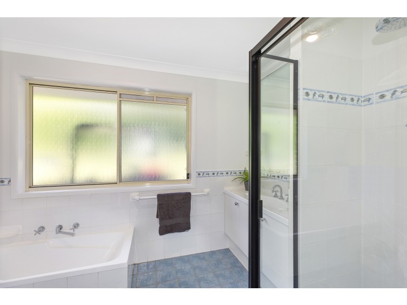 1 Oak Road, Matcham NSW 2250